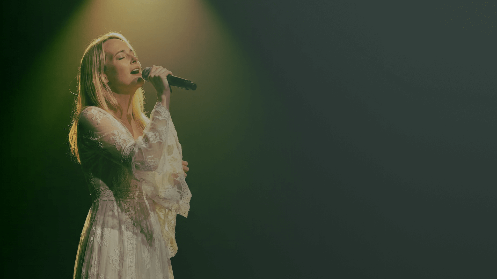 Rebecca WinckWorth performing